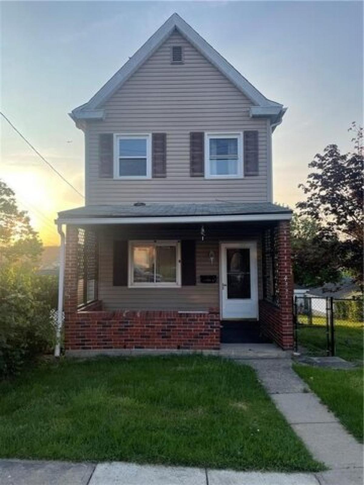 Picture of Home For Sale in Mckeesport, Pennsylvania, United States