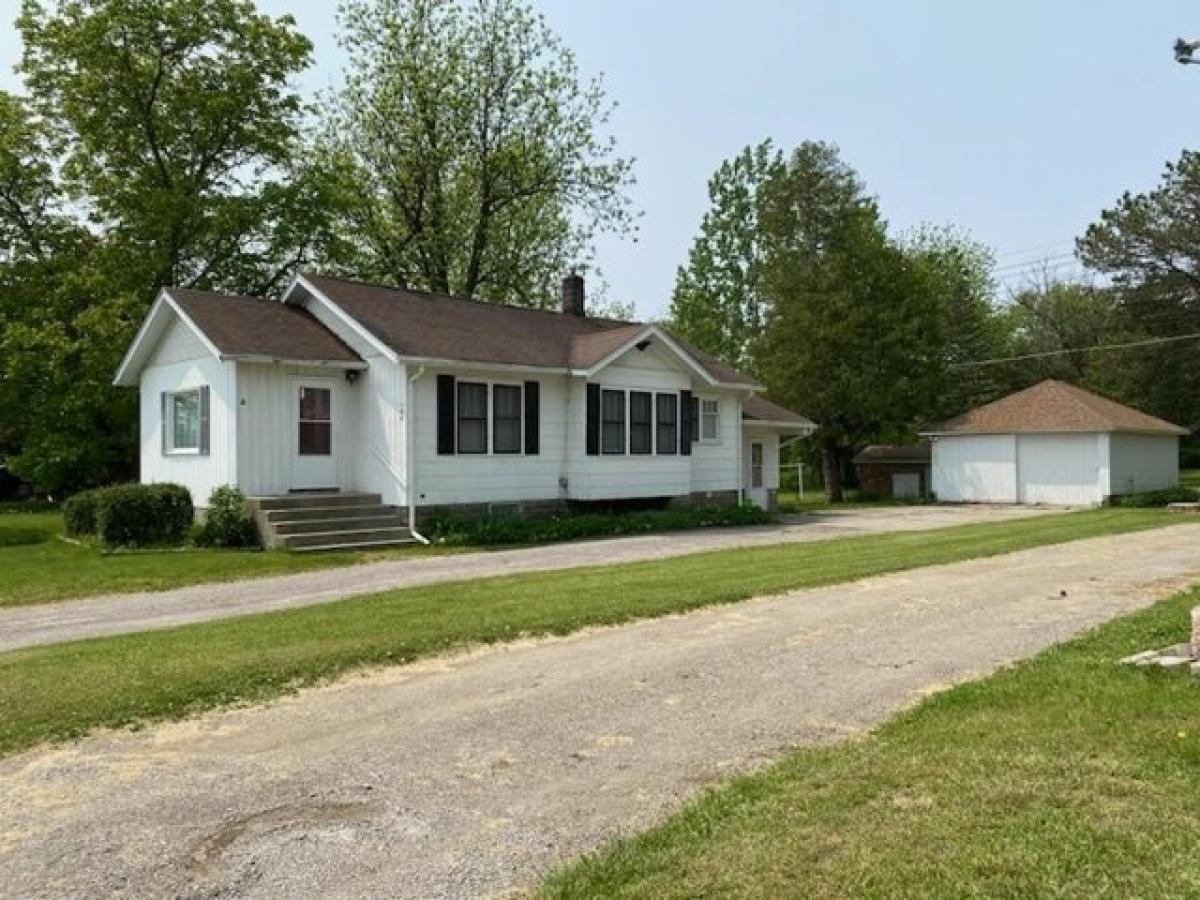 Picture of Home For Sale in Caro, Michigan, United States