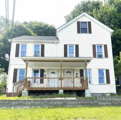 Home For Rent in Poughkeepsie, New York