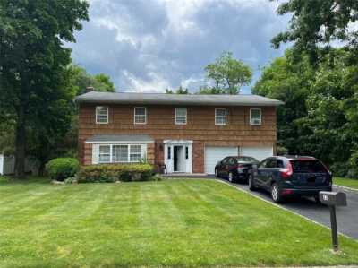 Home For Sale in Mount Sinai, New York