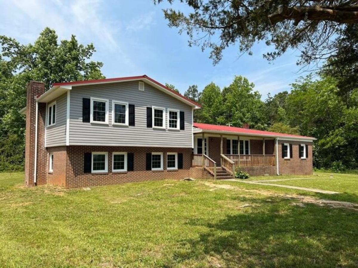 Picture of Home For Sale in Burkeville, Virginia, United States