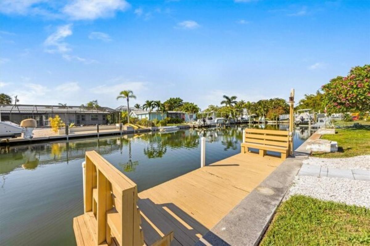 Picture of Home For Sale in Holmes Beach, Florida, United States