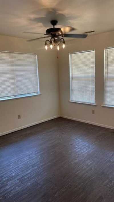 Home For Rent in Hanford, California