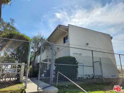 Home For Sale in Sylmar, California