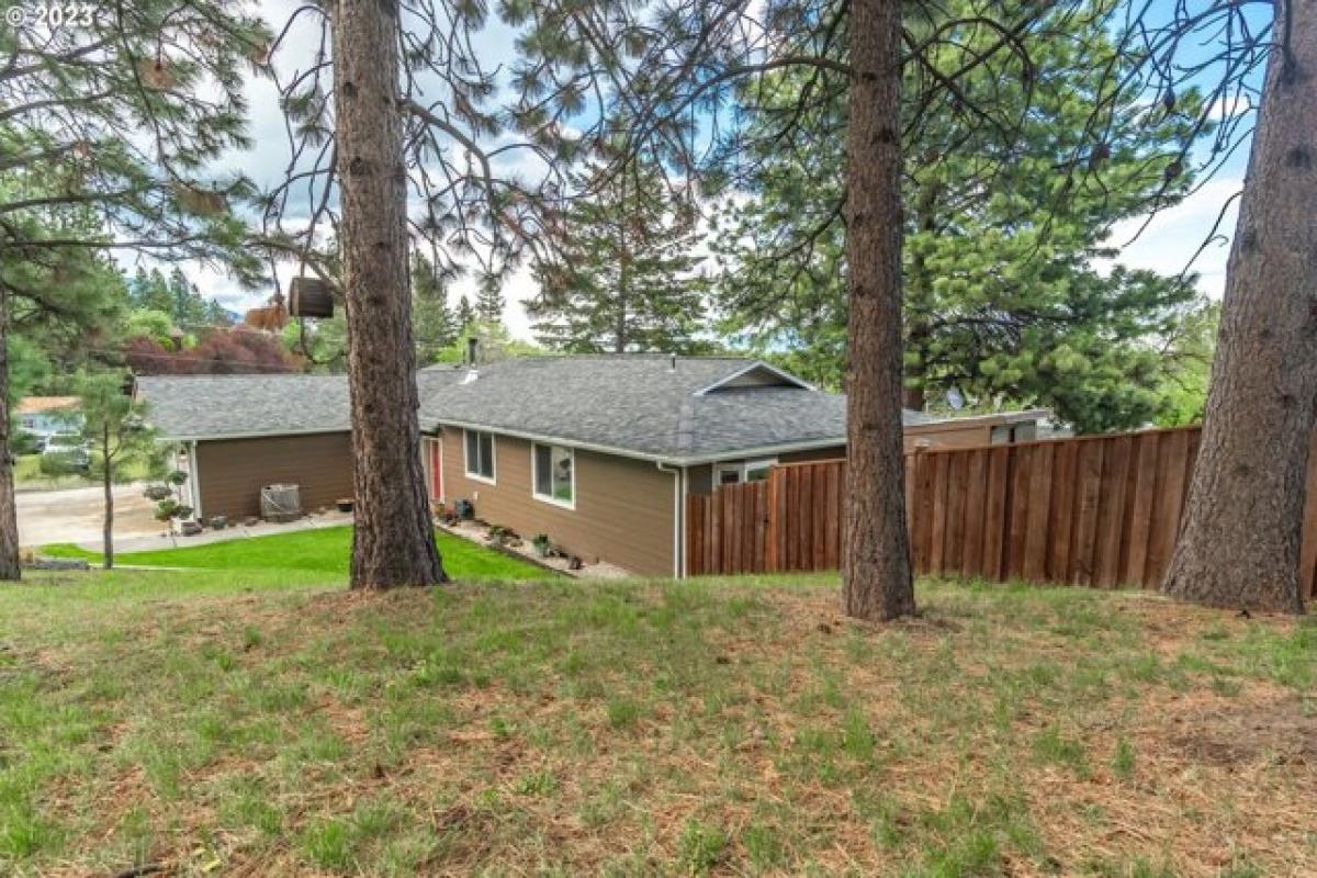 Picture of Home For Sale in La Grande, Oregon, United States