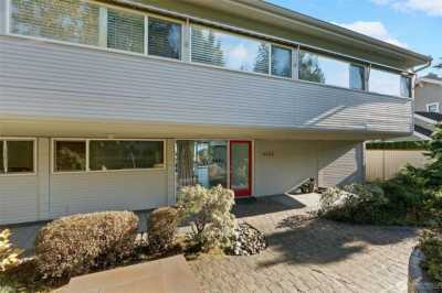 Home For Rent in Mercer Island, Washington