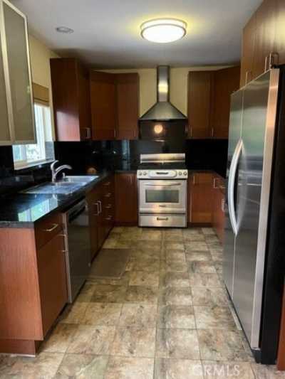 Home For Rent in Encino, California
