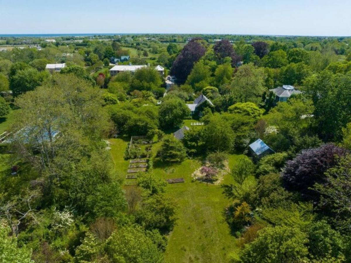 Picture of Home For Sale in Bridgehampton, New York, United States
