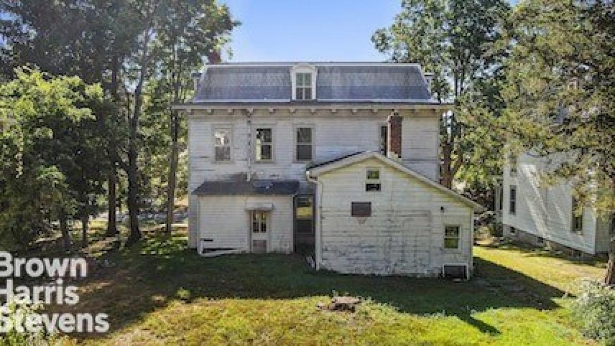 Picture of Home For Sale in Athens, New York, United States