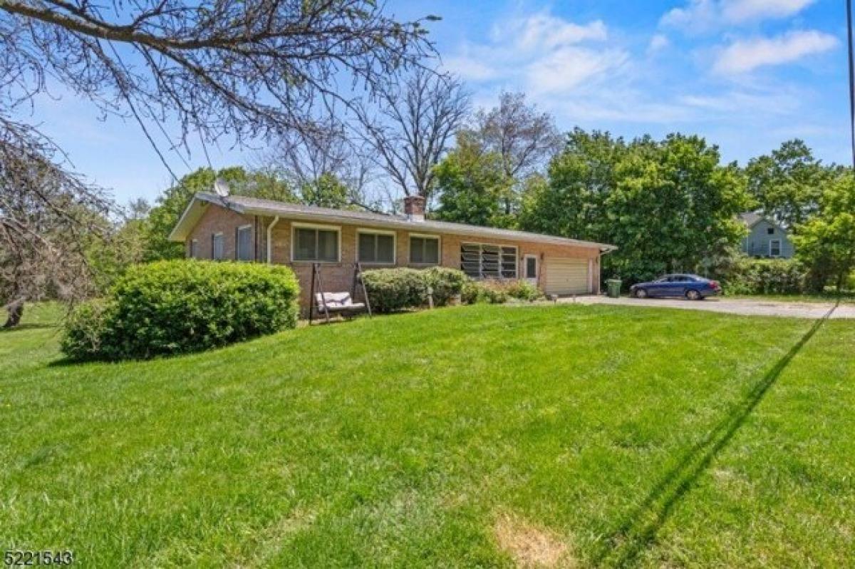Picture of Home For Sale in Washington Township, New Jersey, United States