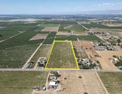 Residential Land For Sale in Del Rey, California