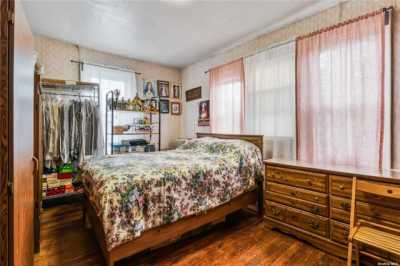 Home For Sale in Hollis, New York