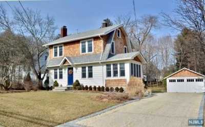 Home For Sale in Wyckoff, New Jersey