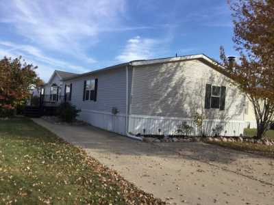 Home For Sale in Flat Rock, Michigan