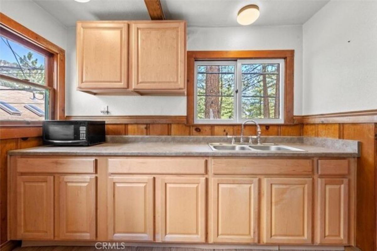 Picture of Home For Sale in Wrightwood, California, United States