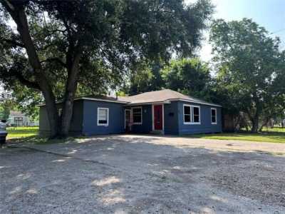 Home For Sale in El Campo, Texas