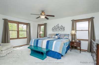 Home For Sale in Winfield, Illinois
