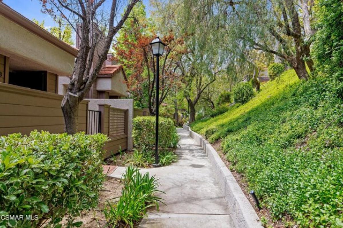 Picture of Home For Sale in Westlake Village, California, United States