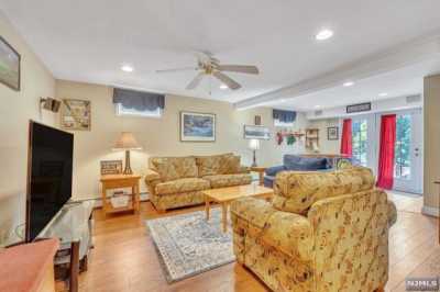 Home For Sale in Oakland, New Jersey