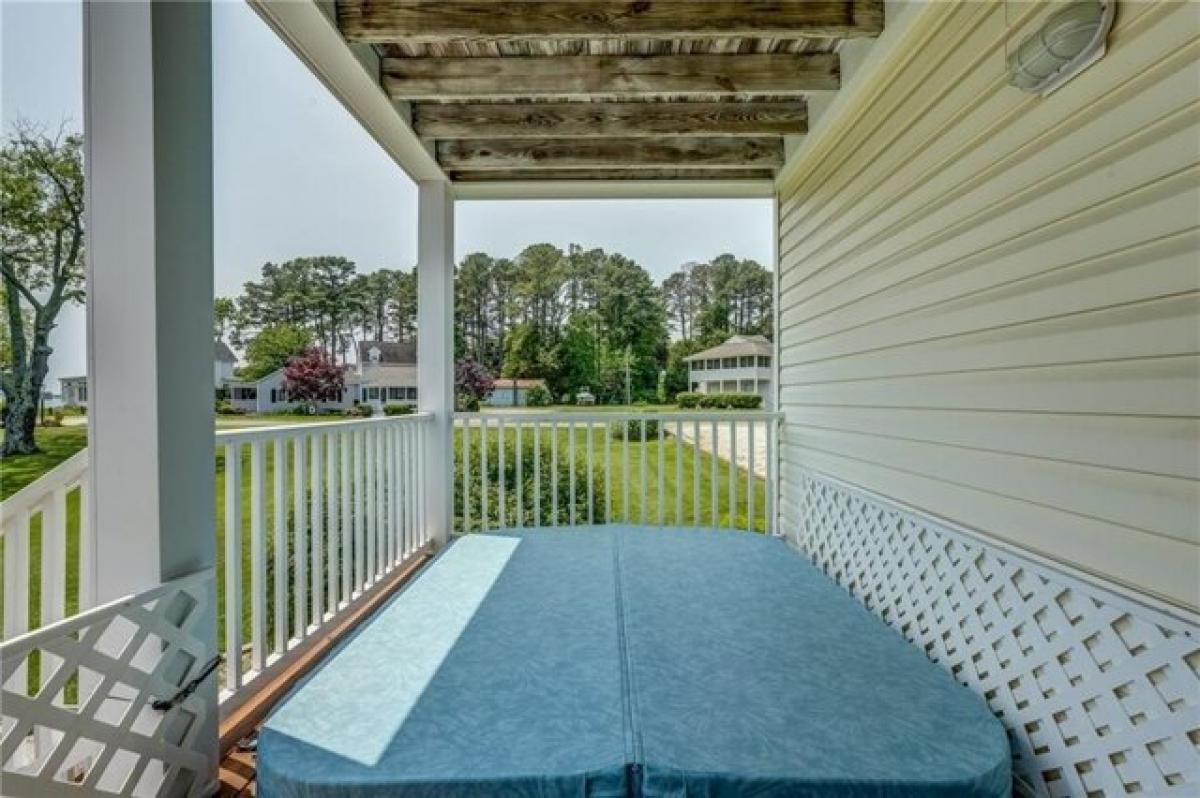 Picture of Home For Sale in Deltaville, Virginia, United States