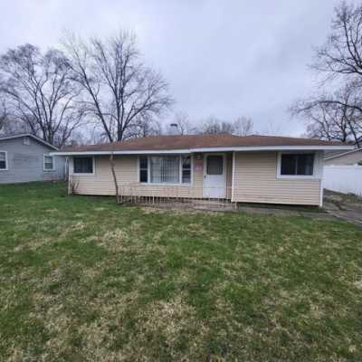 Home For Sale in Steger, Illinois