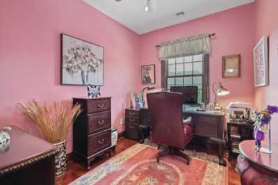 Home For Sale in Franklin Square, New York