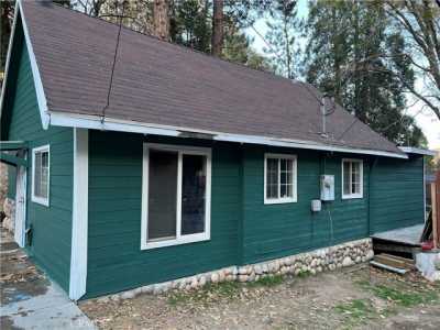 Home For Rent in Cedar Glen, California