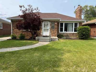 Home For Sale in Eastpointe, Michigan