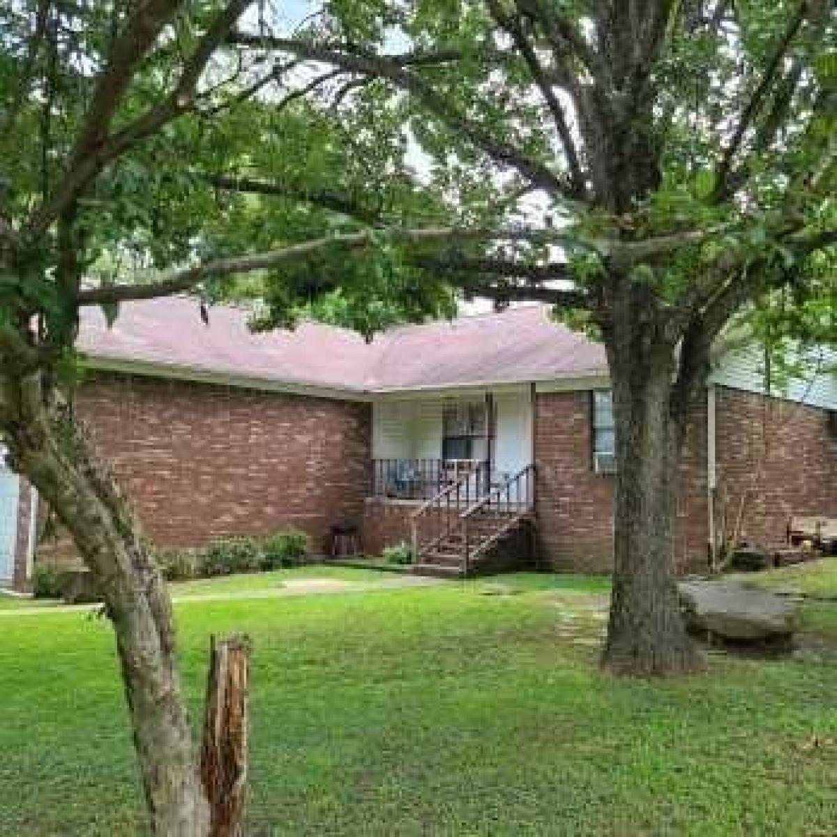 Picture of Home For Sale in Russellville, Arkansas, United States