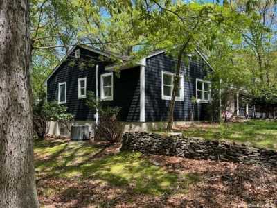 Home For Sale in Wading River, New York