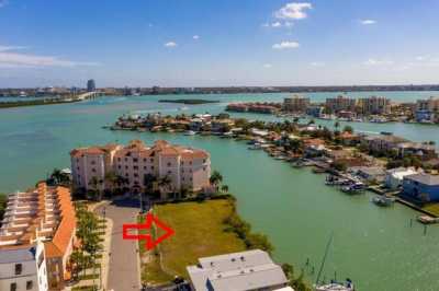 Home For Sale in Clearwater Beach, Florida