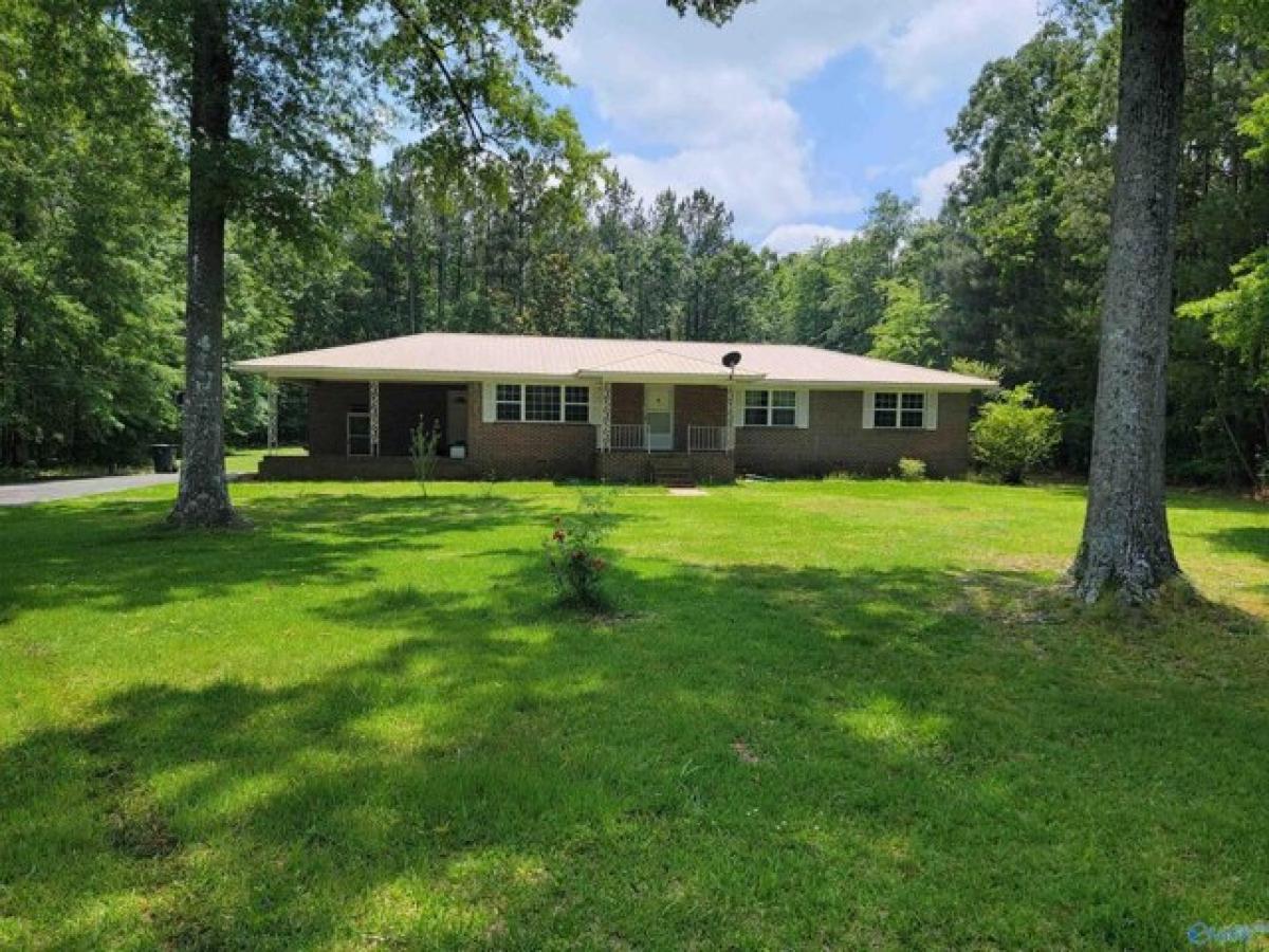 Picture of Home For Sale in Centre, Alabama, United States