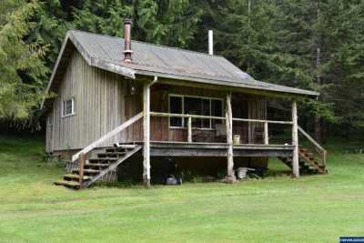 Home For Sale in Clatskanie, Oregon