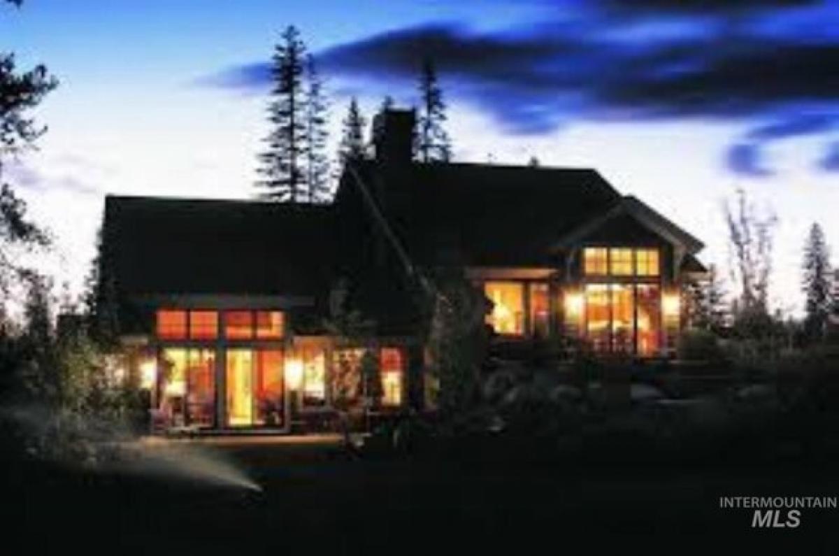 Picture of Home For Sale in McCall, Idaho, United States