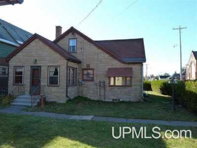 Home For Sale in Calumet, Michigan