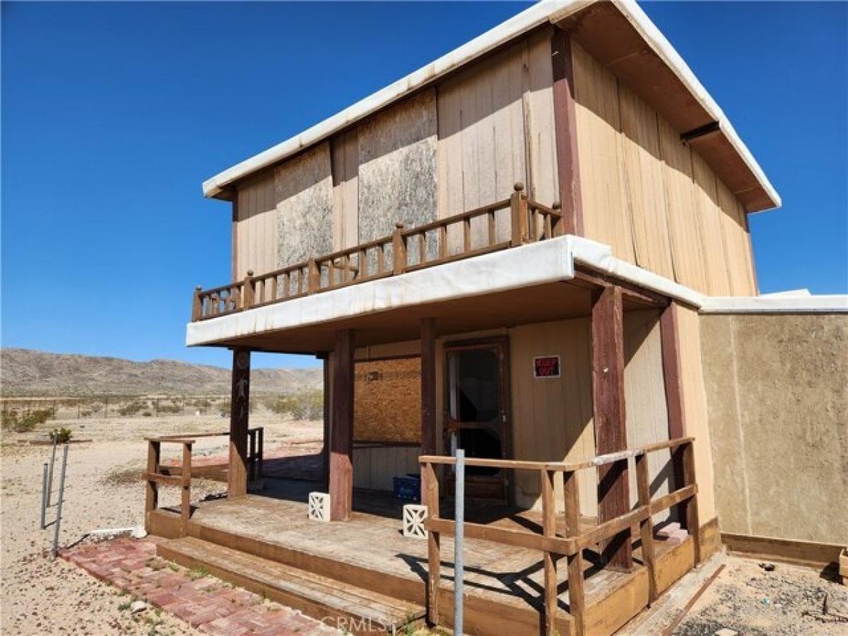 Picture of Home For Sale in Lucerne Valley, California, United States