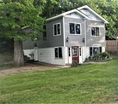 Home For Sale in Sound Beach, New York