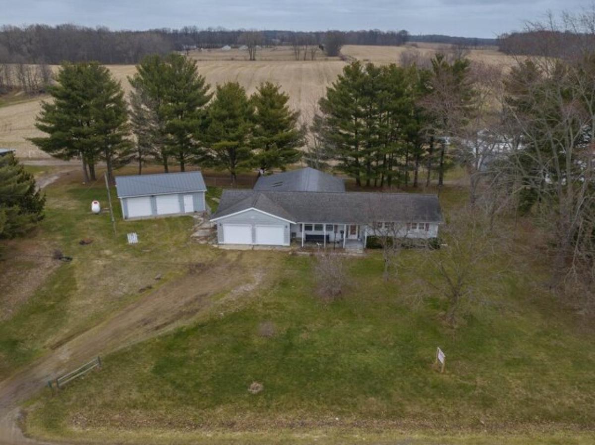 Picture of Home For Sale in Galien, Michigan, United States