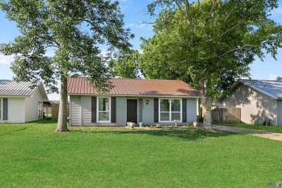 Home For Sale in Prairieville, Louisiana