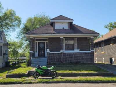 Home For Sale in East Saint Louis, Illinois