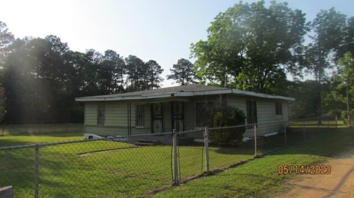 Picture of Home For Sale in Crossett, Arkansas, United States