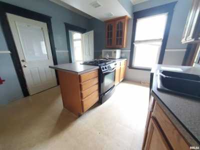 Home For Sale in Galesburg, Illinois