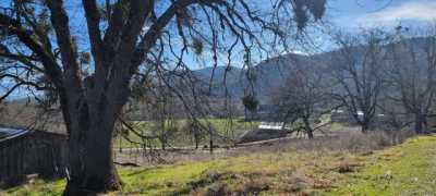 Home For Sale in Central Point, Oregon