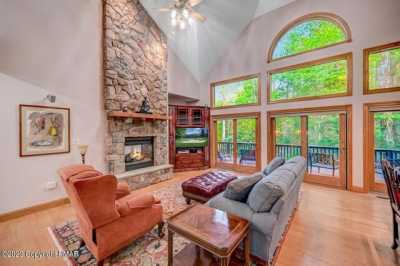 Home For Sale in Pocono Pines, Pennsylvania