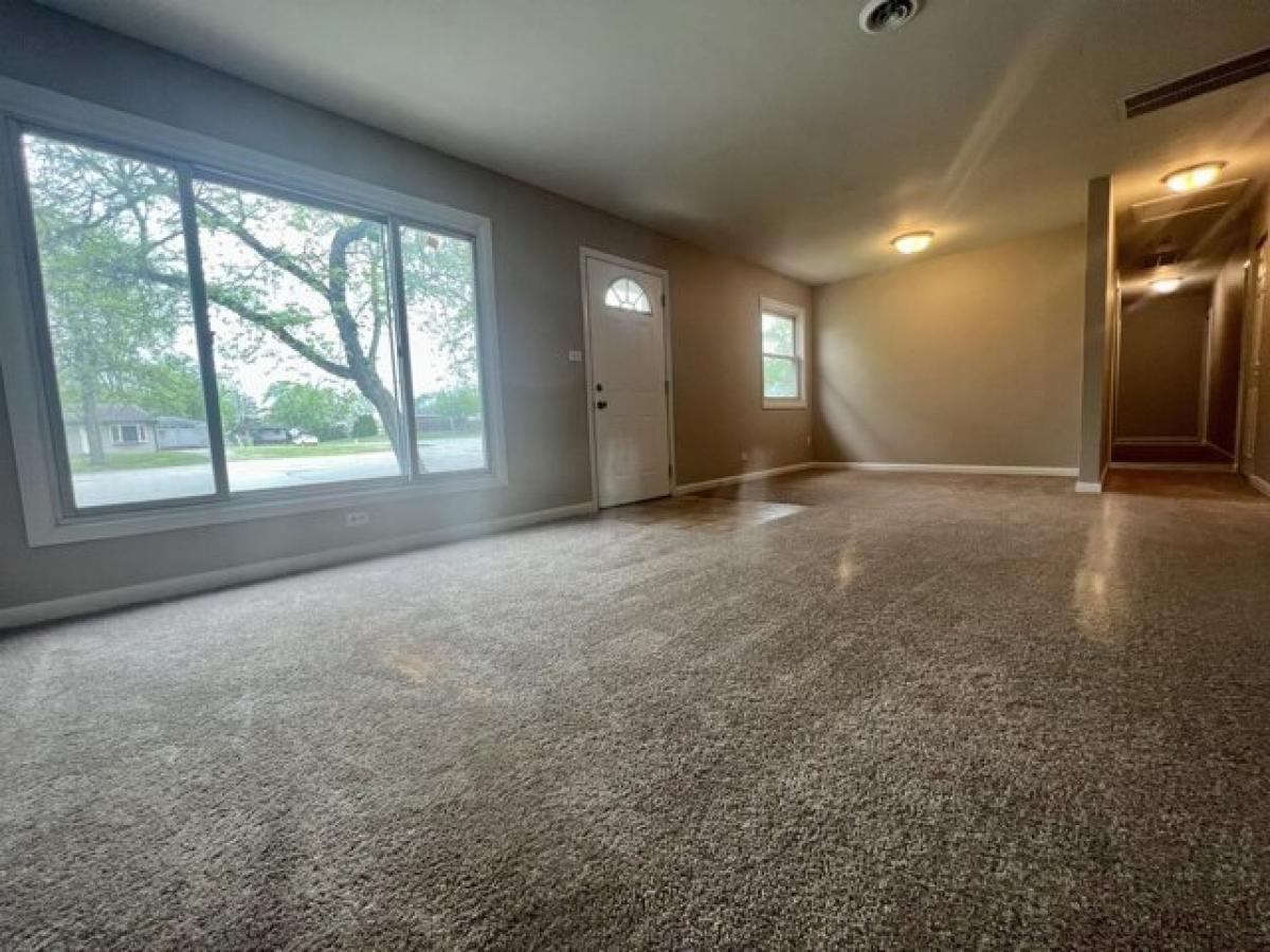 Picture of Home For Sale in Hazel Crest, Illinois, United States