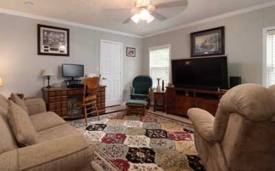 Home For Sale in Branford, Florida