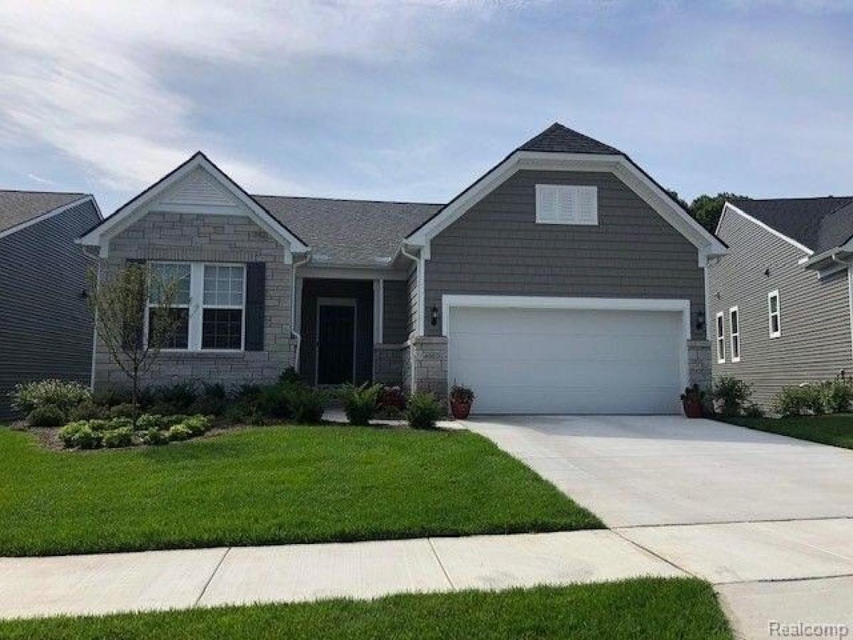 Picture of Home For Sale in Farmington Hills, Michigan, United States