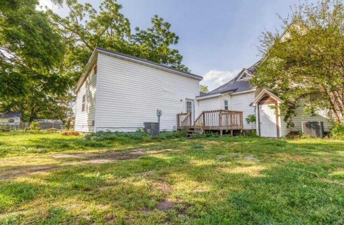 Picture of Home For Sale in Lebanon, Missouri, United States