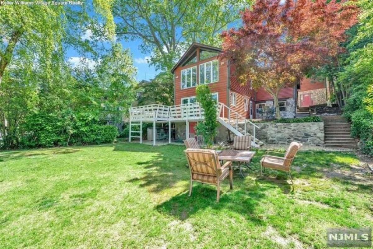 Picture of Home For Sale in West Milford, New Jersey, United States