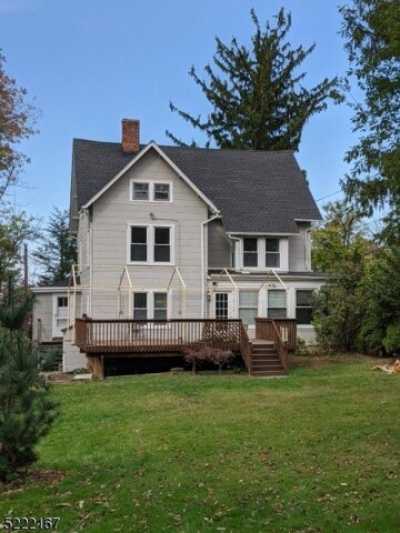 Home For Sale in Cedar Grove, New Jersey